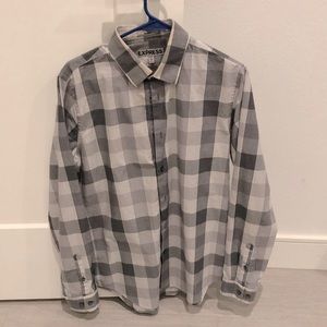 Men’s Medium Fitted Express Dress Shirt